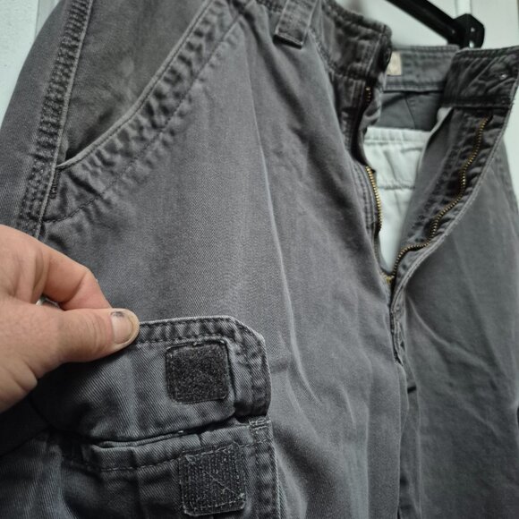 Wrangler Relaxed Fit Grey Cargo Pants - 100% cotton - 30 X 32 - Picture 3 of 5